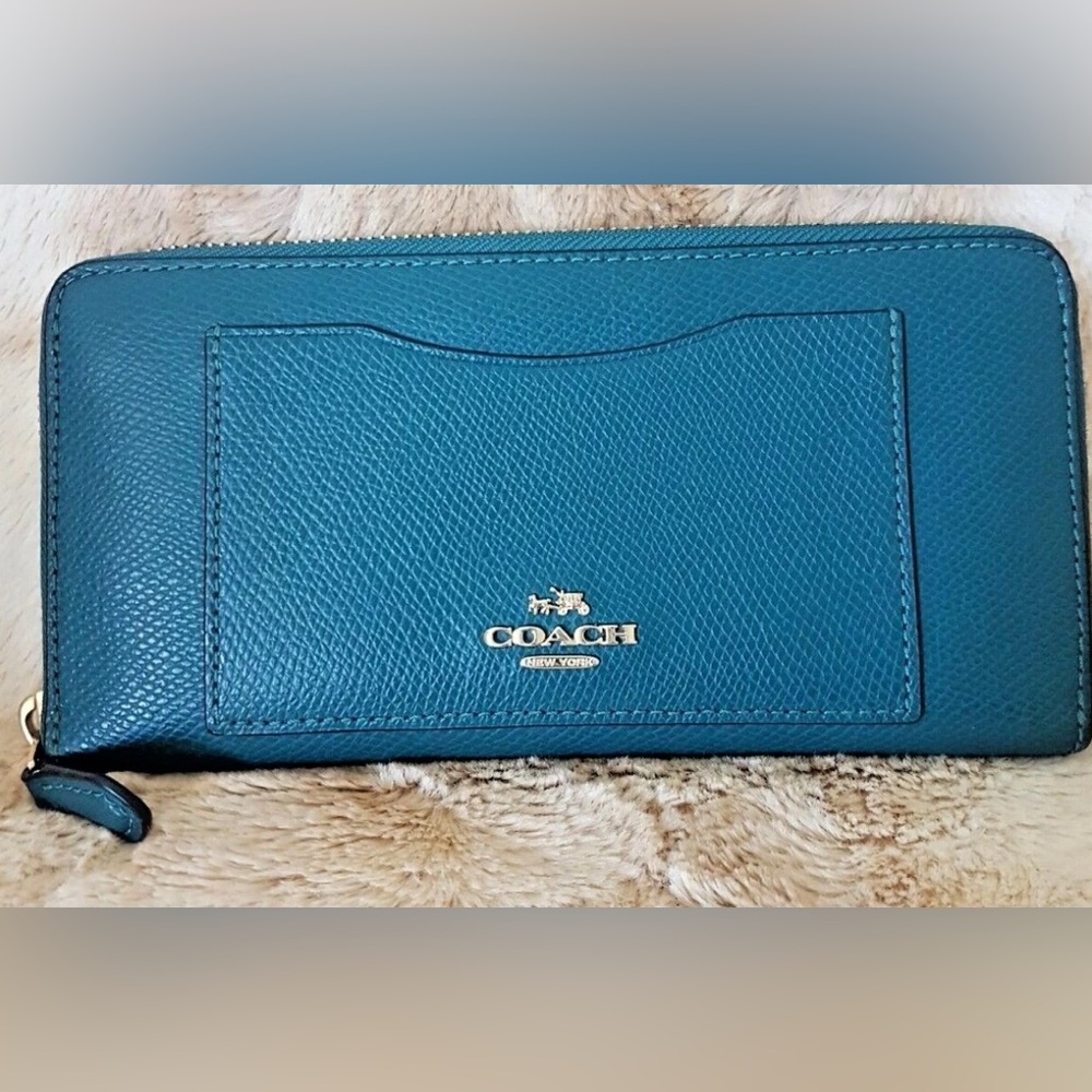 EUC Coach Atlantic Crossgrain Wallet